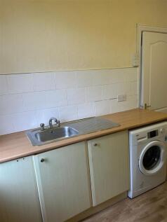 26 MainsRoad Kitchen2.jpg