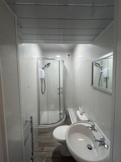 35 Springvale Street ShowerRoom.png