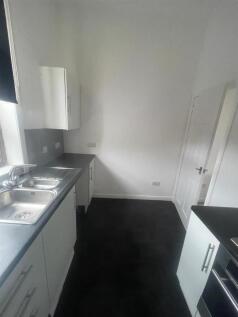 4a MoorparkRoad Kitchen.jpg