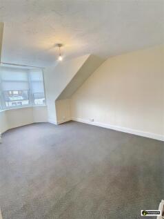 2L 22 Winton Street Bedroom.jpg