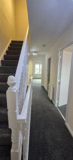 6b Princes Street Hallway1.png