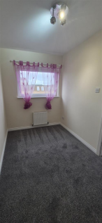 6b Princes Street Bedroom4.png