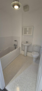 6b PrincesStreet Bathroom.png