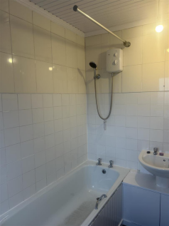 9 Knowehead Road Bathroom.png