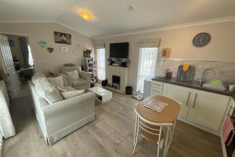 Lounge/Kitchen Area