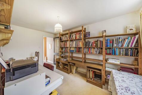 Bedroom/Study