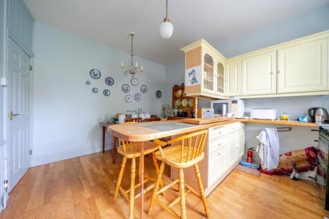 Dining Area/Kitchen