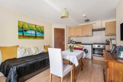 Living Room/Dining
