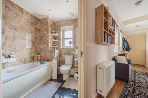 Bathroom/ Hallway