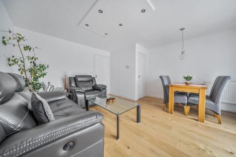 Living/Dining Area