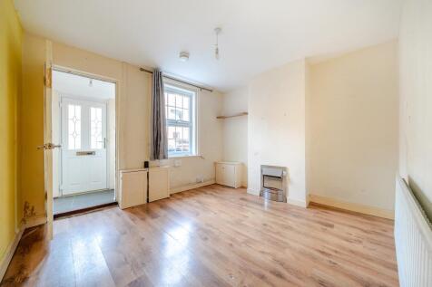 Entrance porch and reception room
