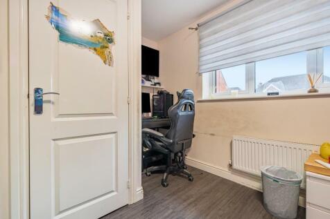 Bedroom/Study