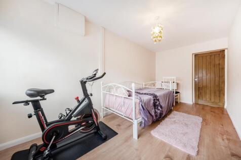 Reception Room/Bedroom