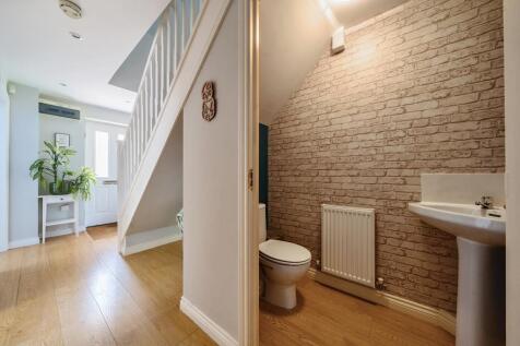 Hallway/Cloakroom