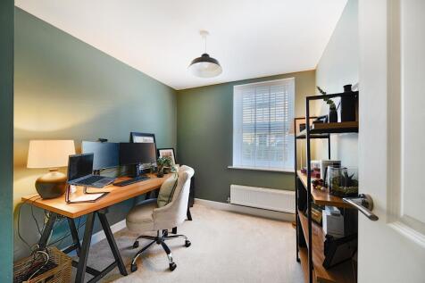 Bedroom/Study