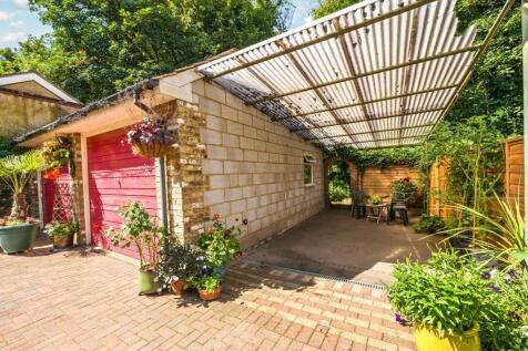 Driveway/ Garages