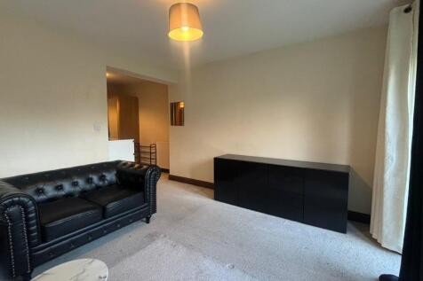 Reception Room / Bedroom