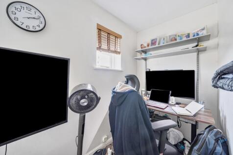 Bedroom/Study