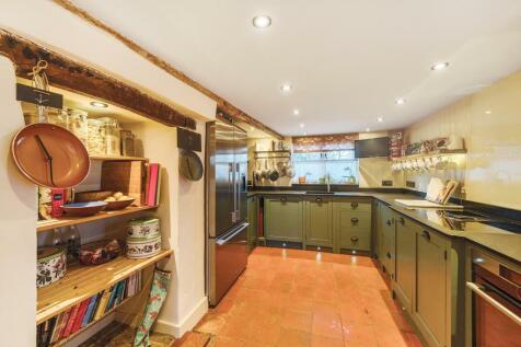 Kitchen / Dining