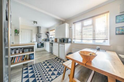 Kitchen / Dining