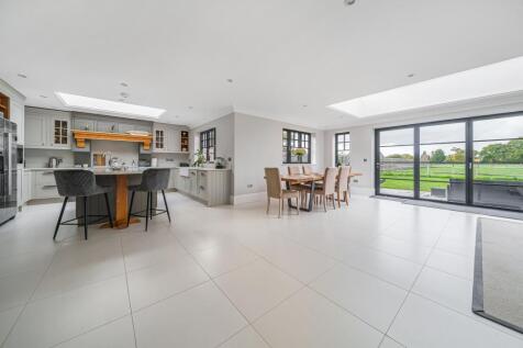 Kitchen/Living Space
