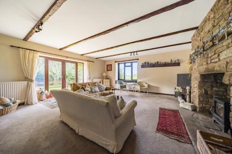 Formal lounge