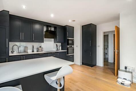Reception/Kitchen