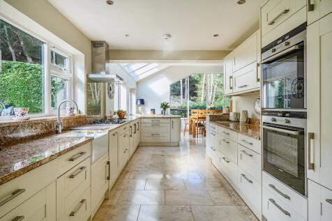 Reception/Kitchen