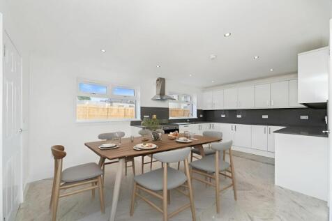 Kitchen/Dining Area