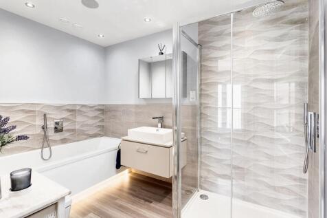 Master Bedroom En Suite