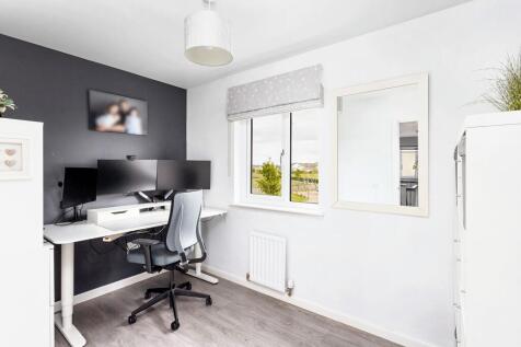 Bedroom 5/Office