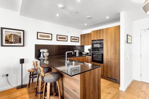 Kitchen/Breakfasting Area