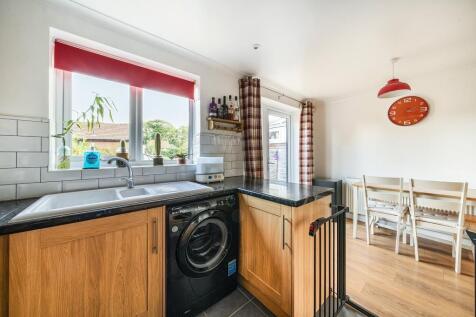 Kitchen/Dining Area