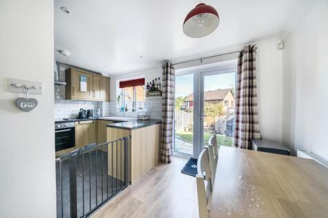 Kitchen/Dining Area