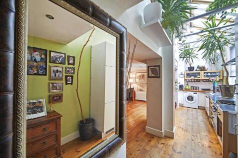 Living Room Into Kitchen