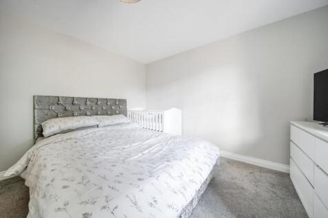 Bedroom 1 no2