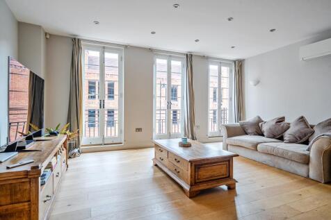 Open Plan Kitchen/Living Area
