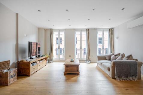 Open Plan Kitchen/Living Area