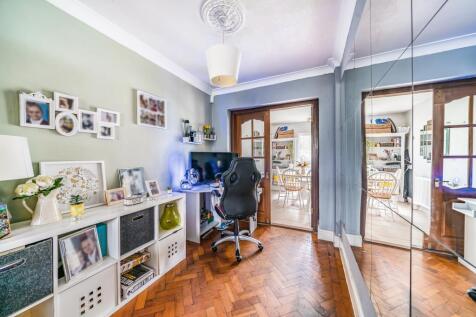 Bedroom/Study