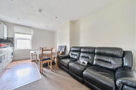 Living/Dining Area