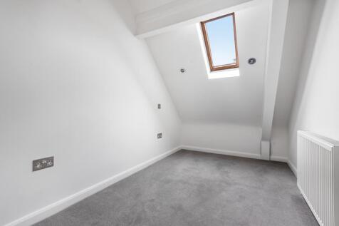 Bedroom 2/Study