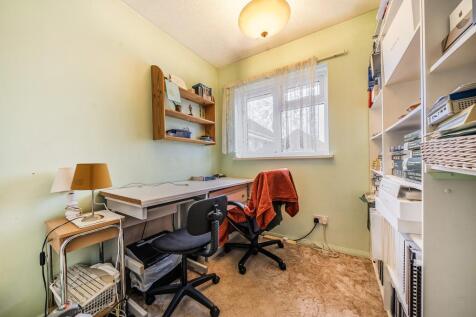 Bedroom/Study