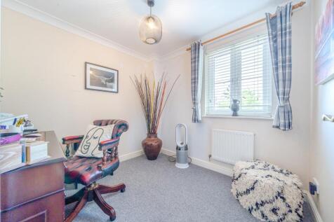 Bedroom/Study Room