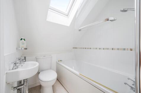 Ensuite to Loftroom