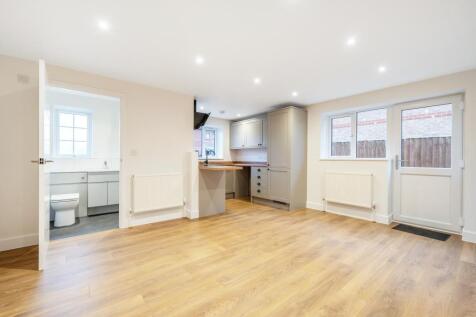Reception/Kitchen/Bedroom