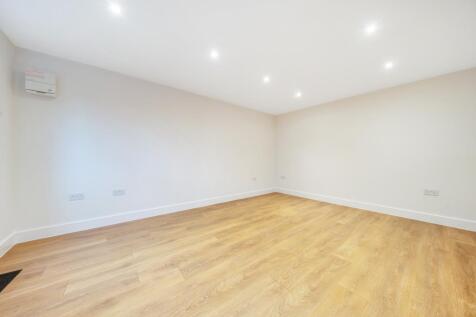 Reception/Kitchen/Bedroom