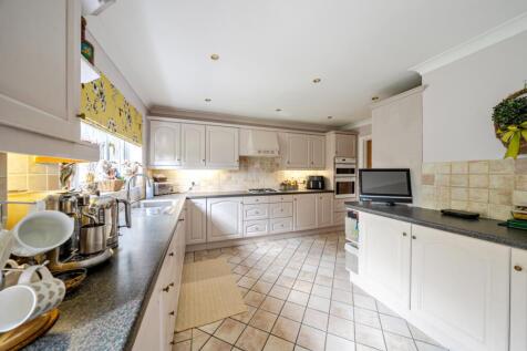 1361617-15-68dd41...