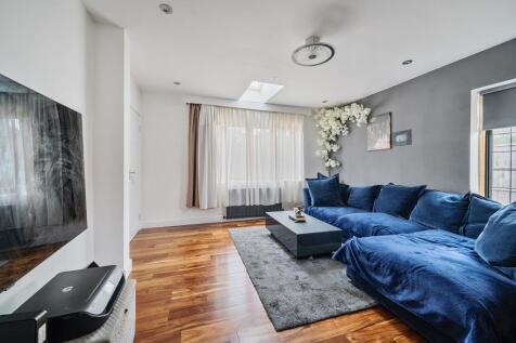 Living room 2
