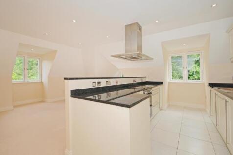 Open plan kitchen onto reception room