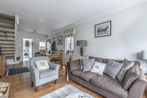 Reception Room/ Dining Area